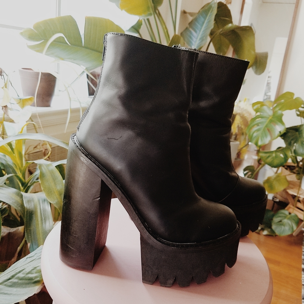 Jeffrey Campbell Mulder platform bootie